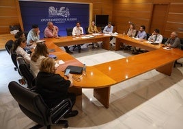 Reunión de la Junta de Gobierno en el Consistorio ejidense.