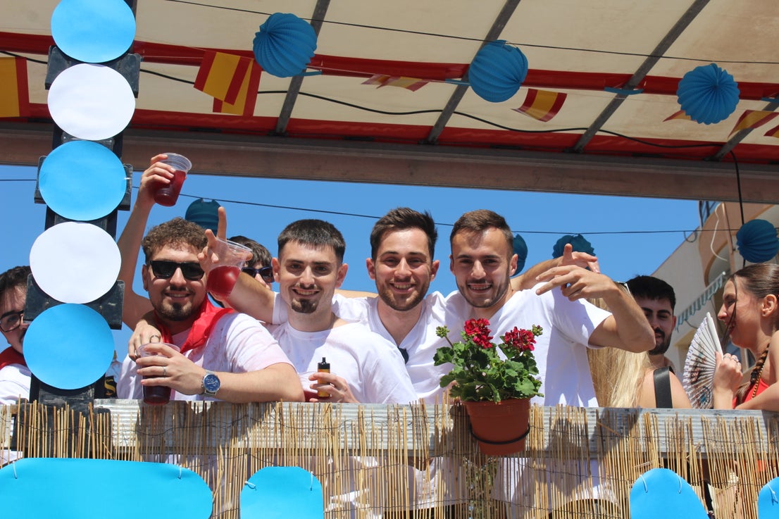 Colorido en la procesión - romería de San Marcos, en imágenes