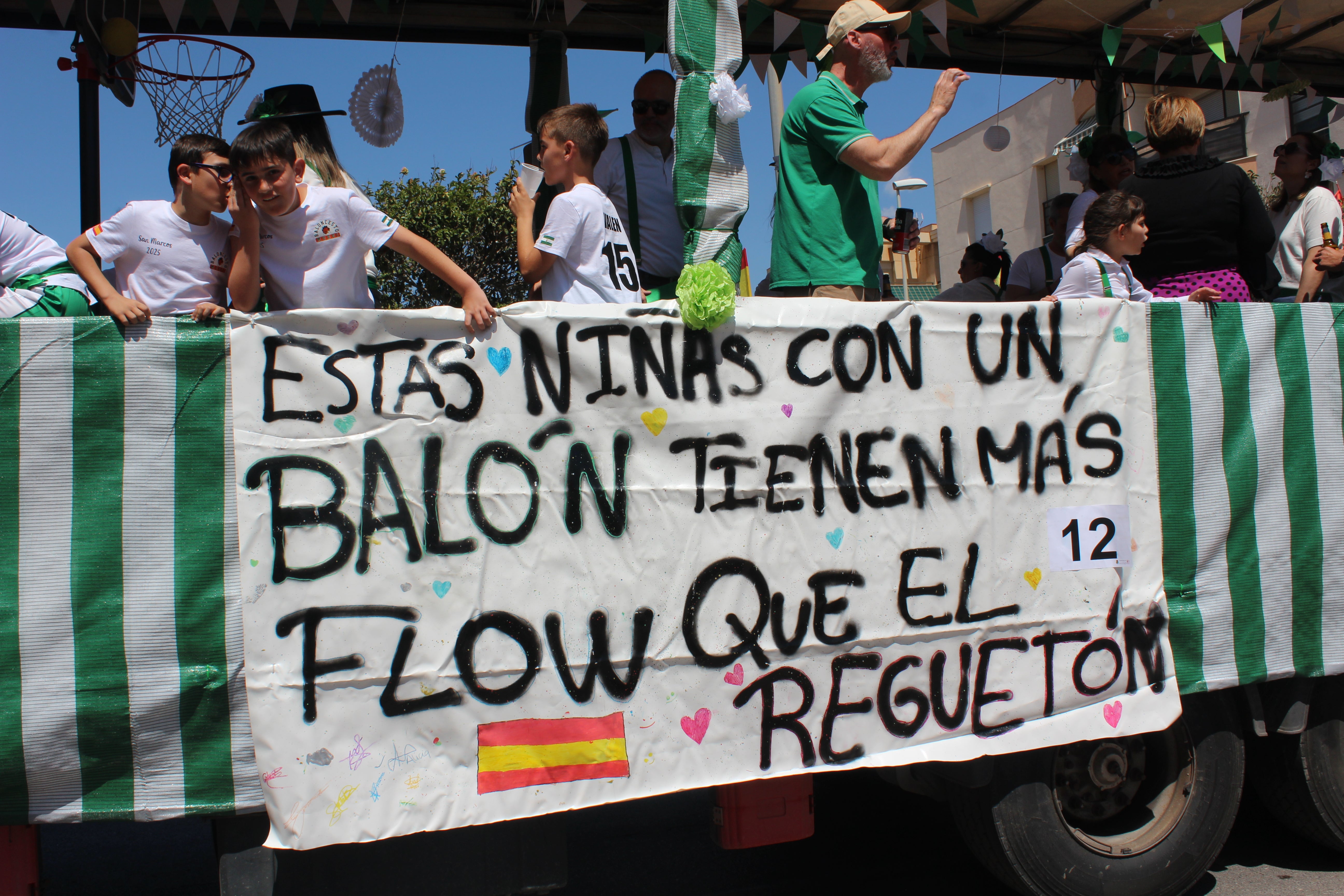 Colorido en la procesión - romería de San Marcos, en imágenes