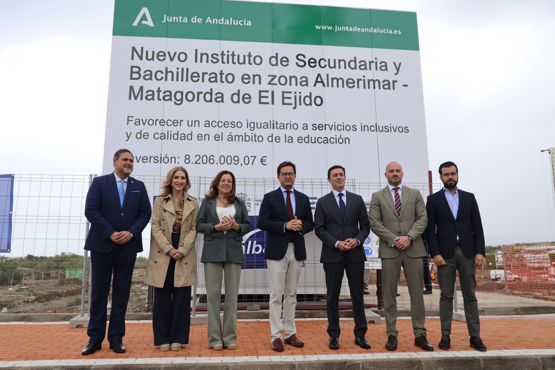 La colocación de la primera piedra del IES Almerimar, en imágenes