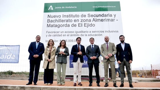 La colocación de la primera piedra del IES Almerimar, en imágenes