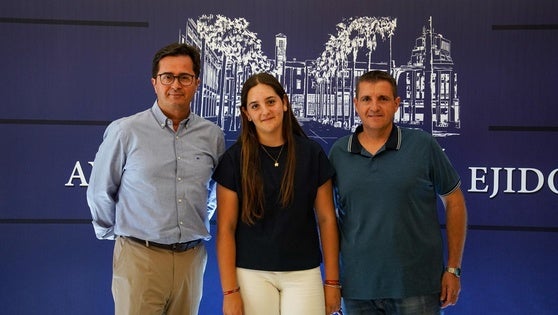 Diana Martinéz se convierte en 'Presidenta por un día' durante los festejos de Santa María del Águila