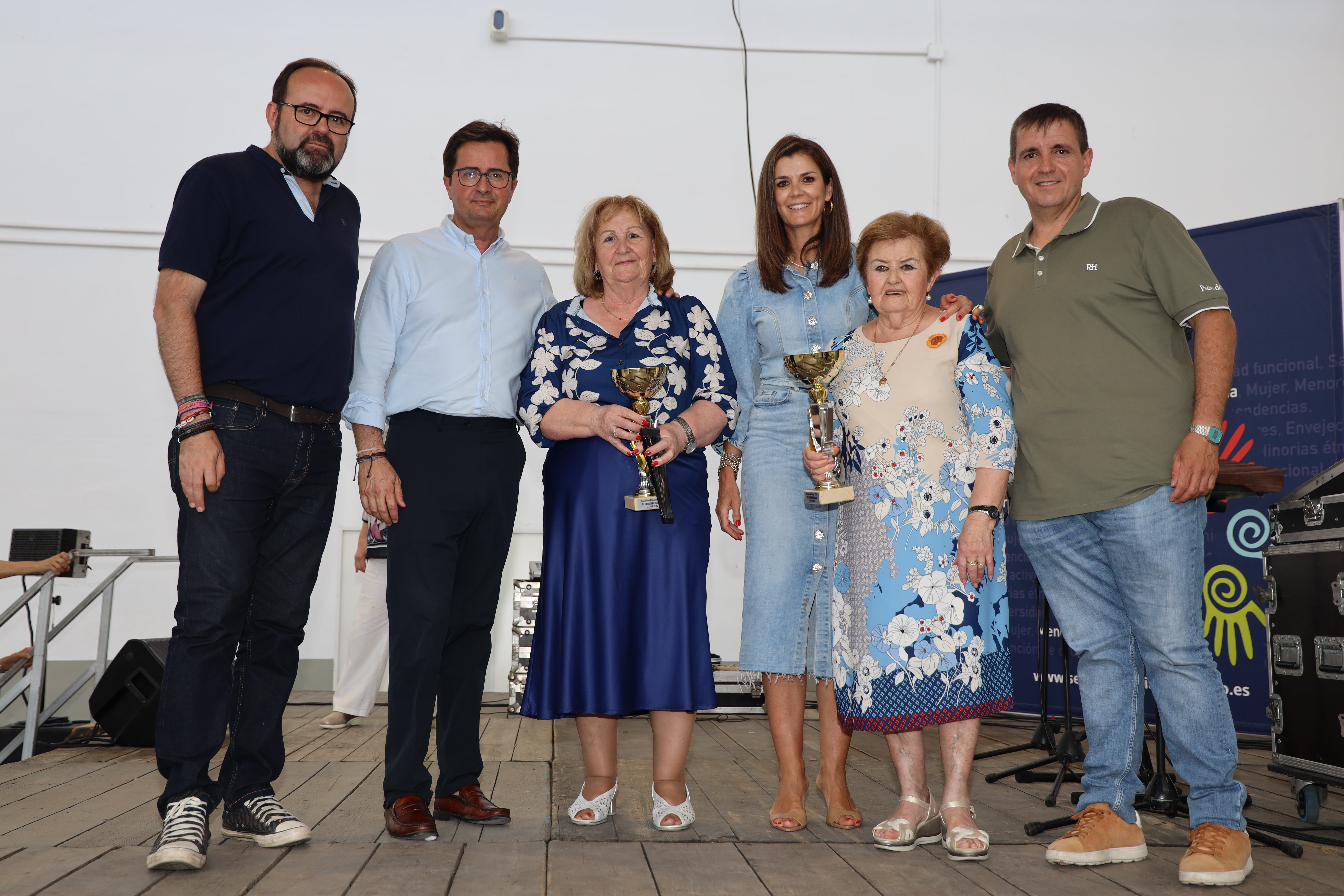 Un millar de mayores disfrutan de una jornada de convivencia en Ejidomar