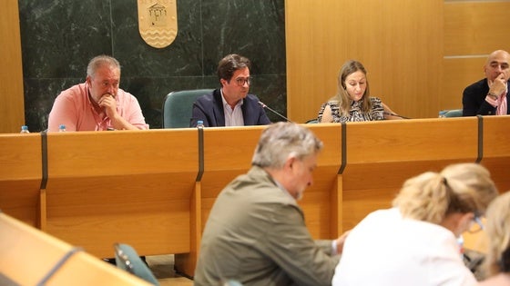 El Pleno de El Ejido aprueba los festivos locales para 2026: 27 de abril y 29 de junio