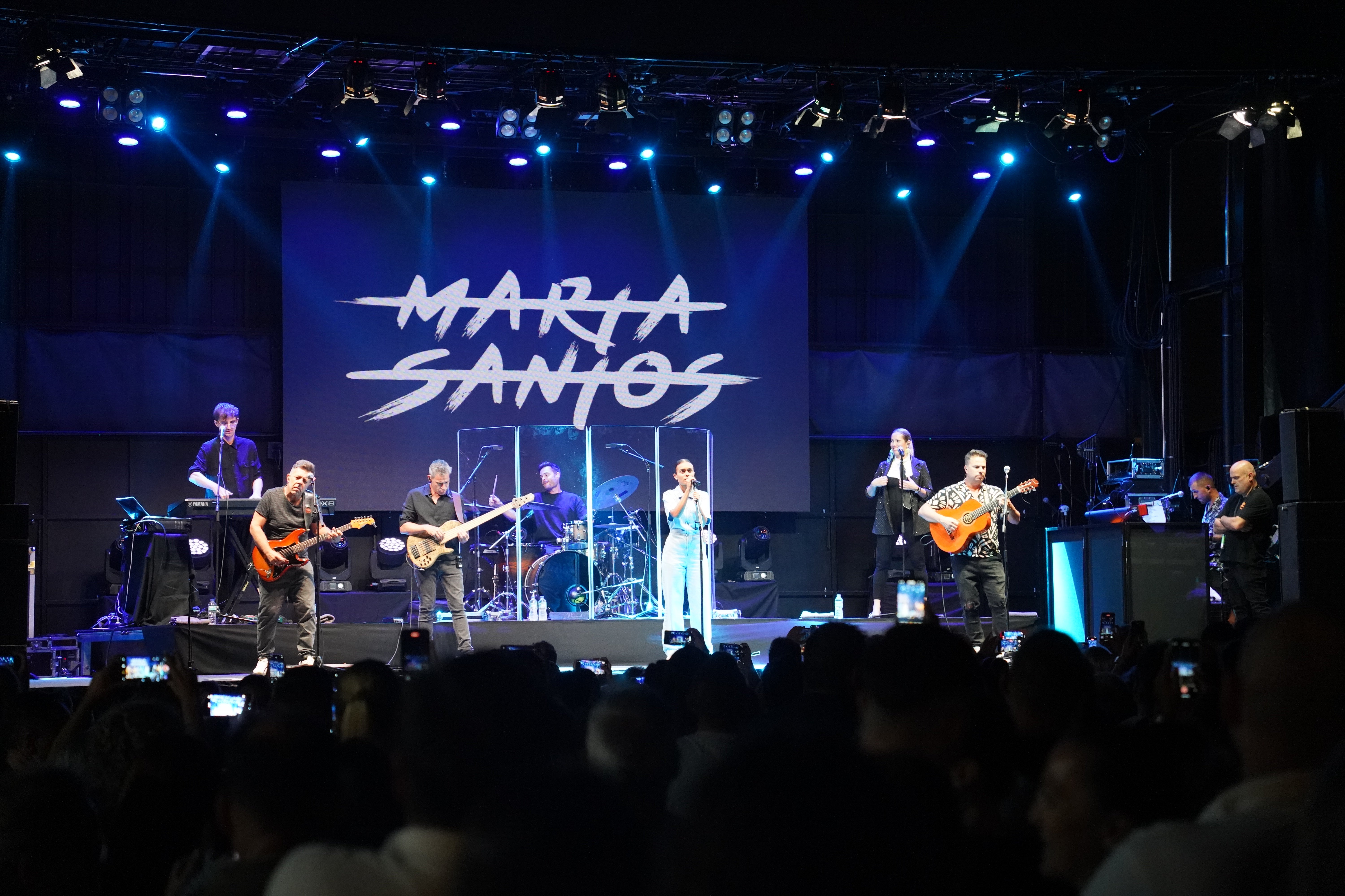 Marta Santos pone ritmo a las Fiestas de San Isidro con su estilo, en imágenes