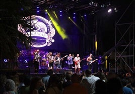 Chamae llenó el Parque Municipal de su estilo flamenco «garrapatero» el pasado viernes.