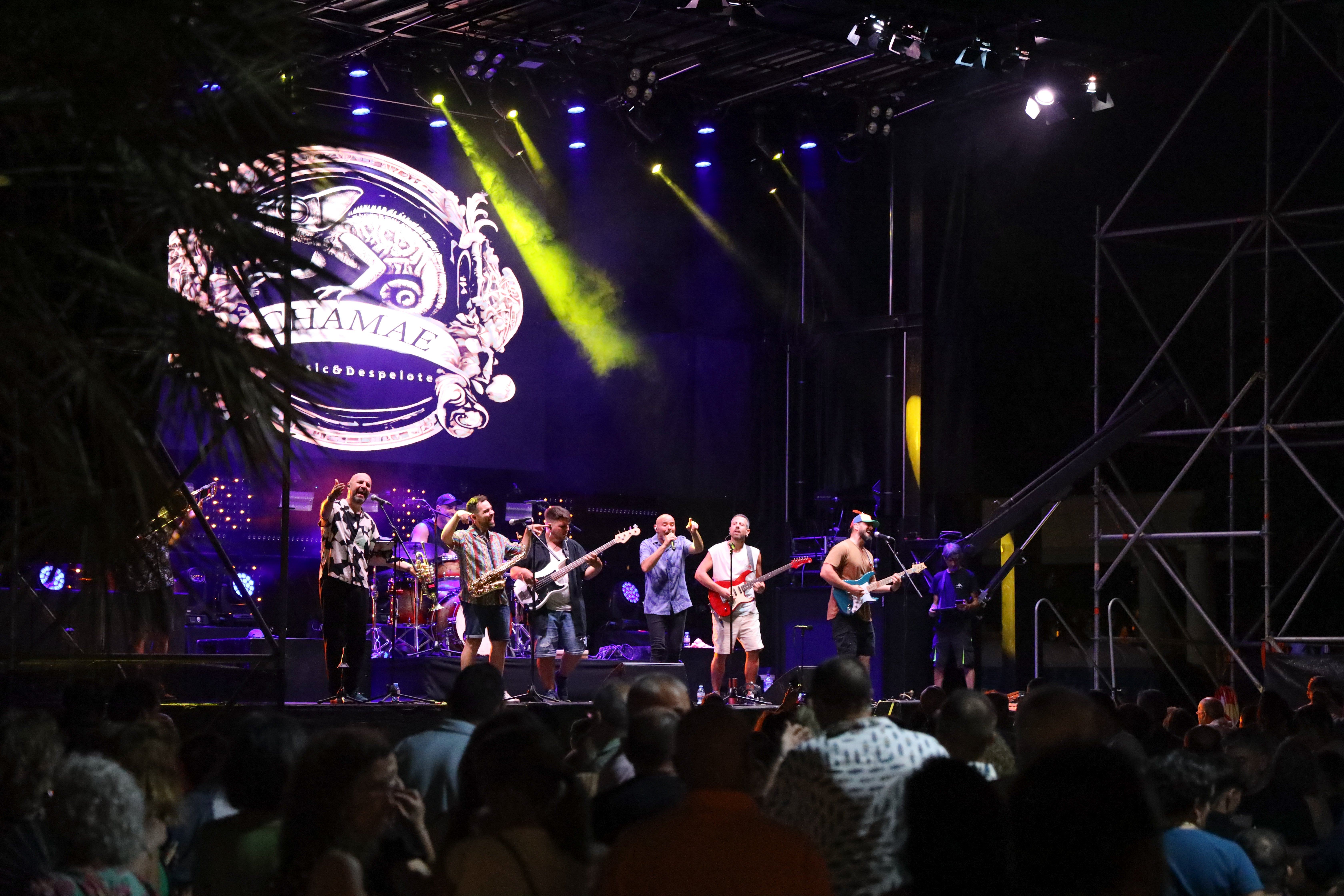 Chamae y Agro Dj's llenan de música y diversión el Parque Municipal de El Ejido