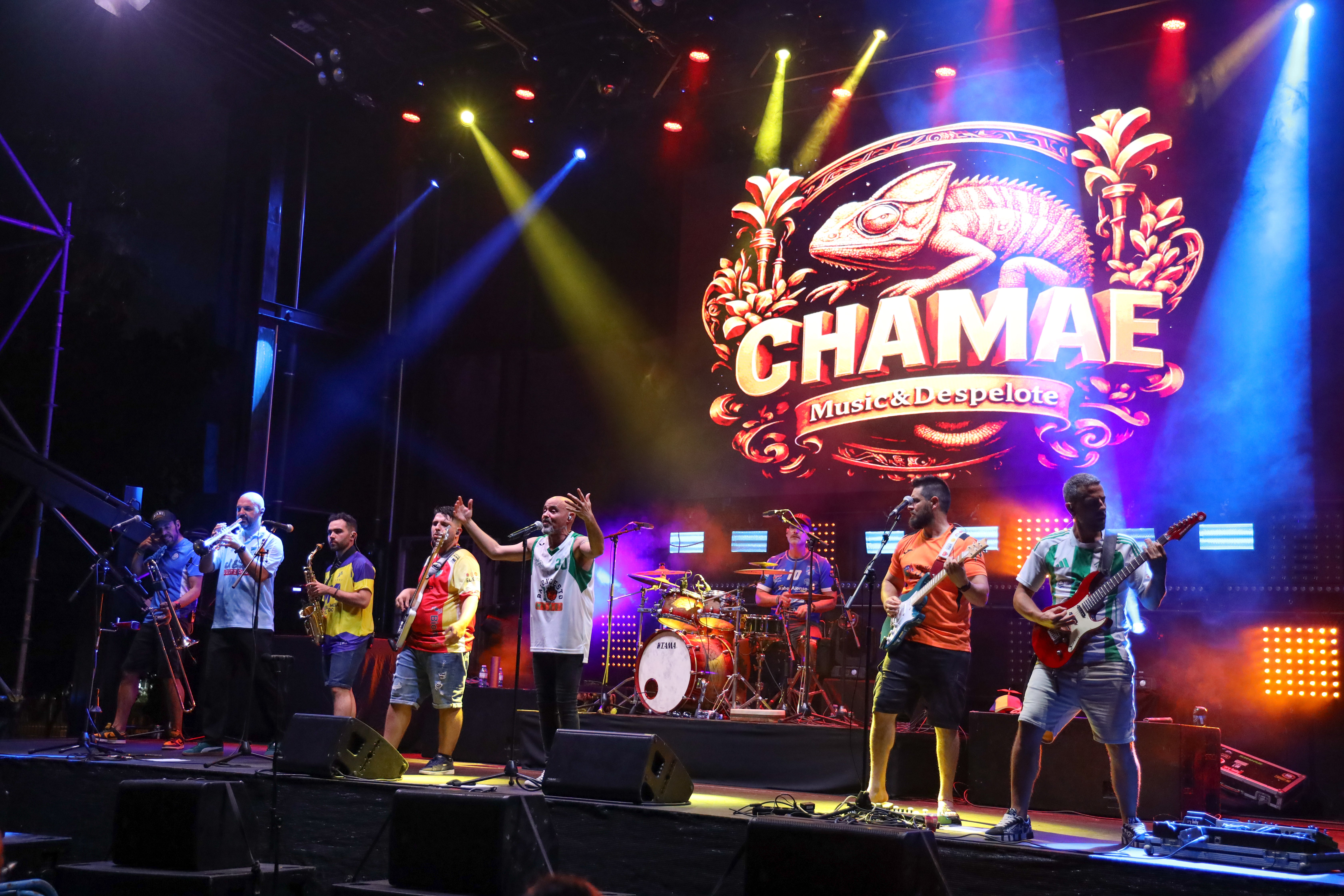 Chamae y Agro Dj's llenan de música y diversión el Parque Municipal de El Ejido