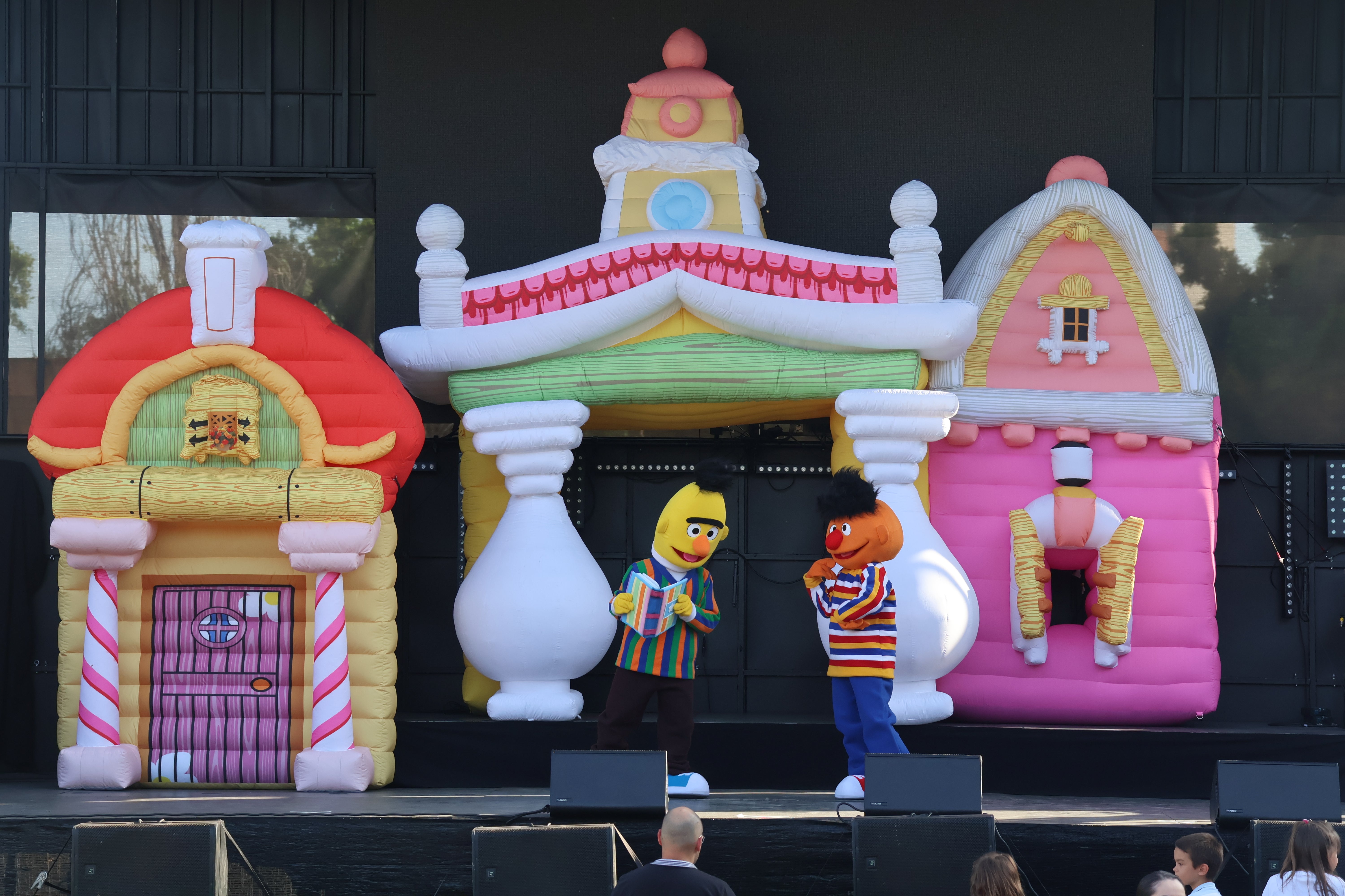 Los míticos personajes de Barrio Sésamo hacen parada en El Ejido por San Isidro