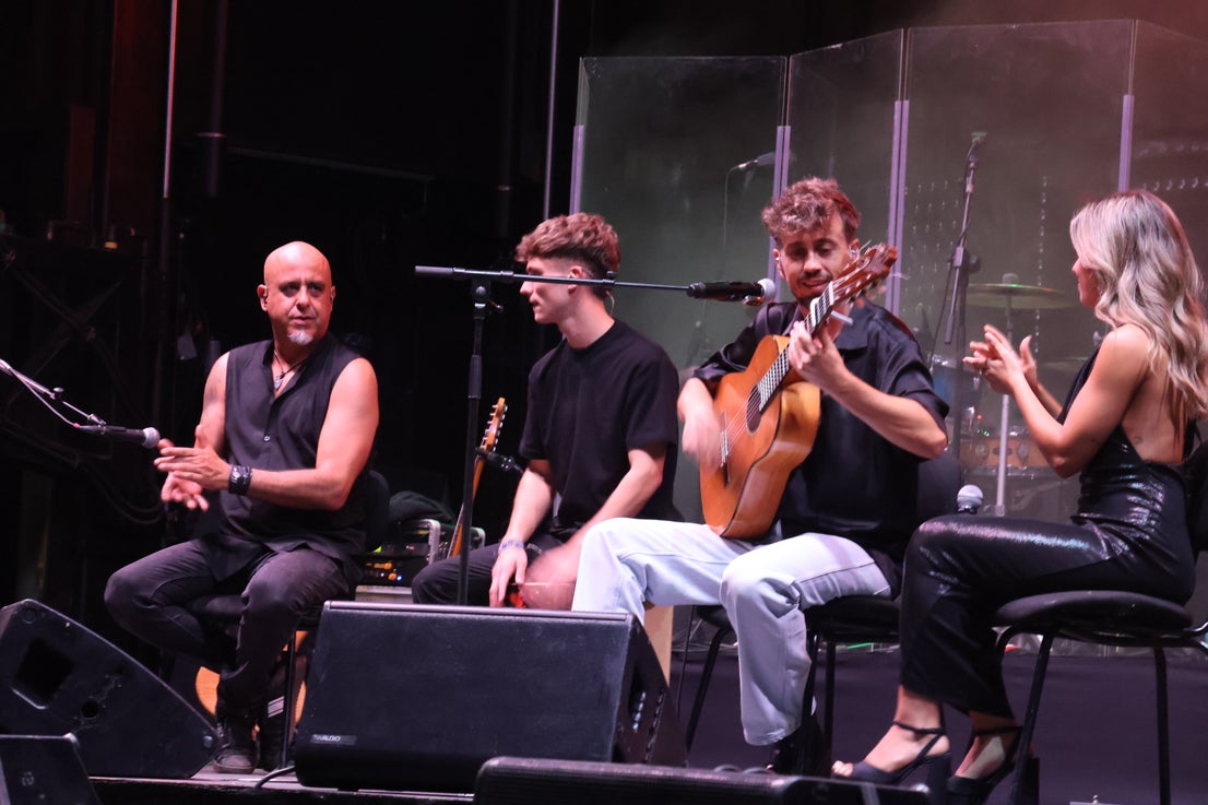 El artista Juanlu Montoya engancha al público ejidense