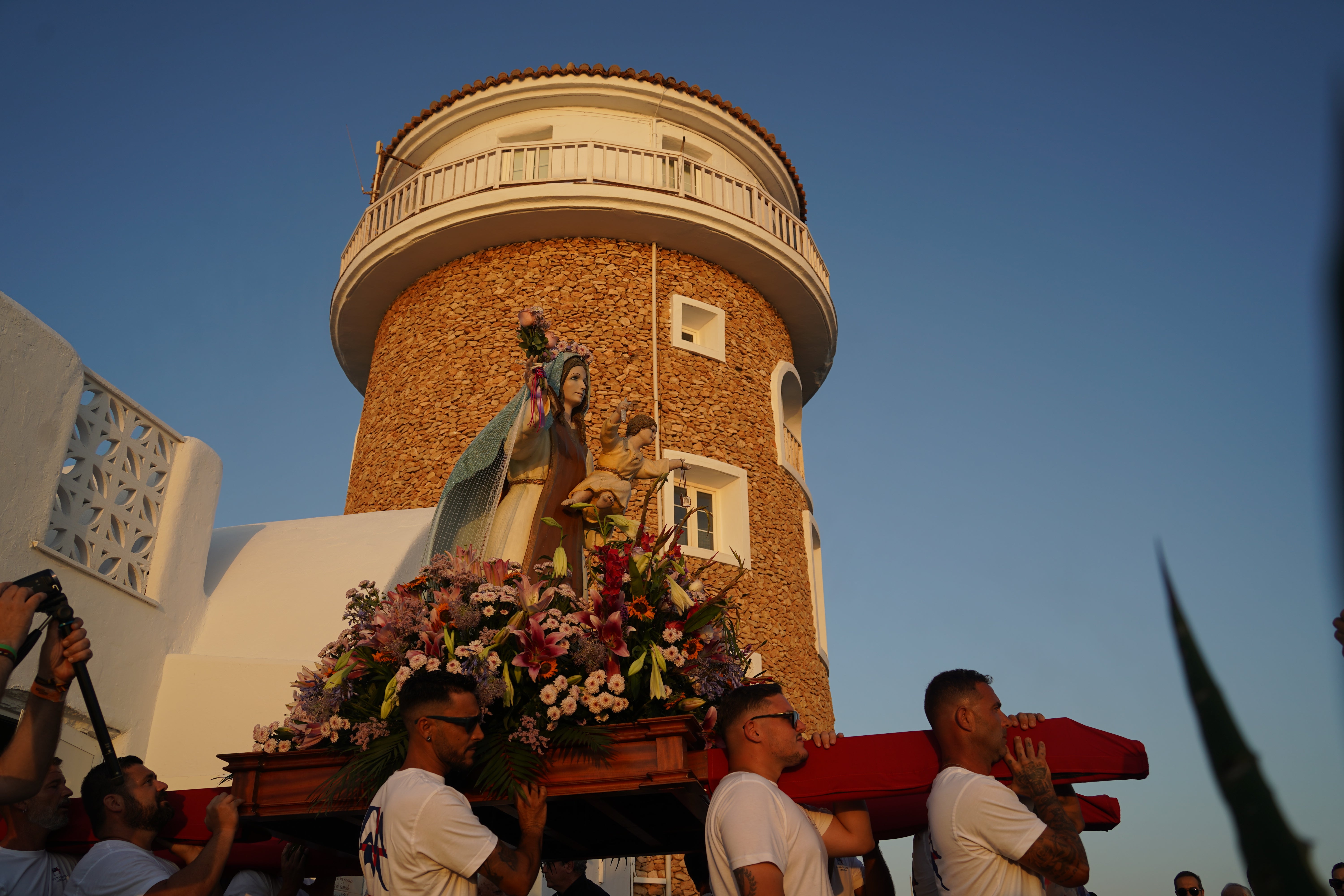 Almerimar rinde honores a su patrona la Virgen del Carmen