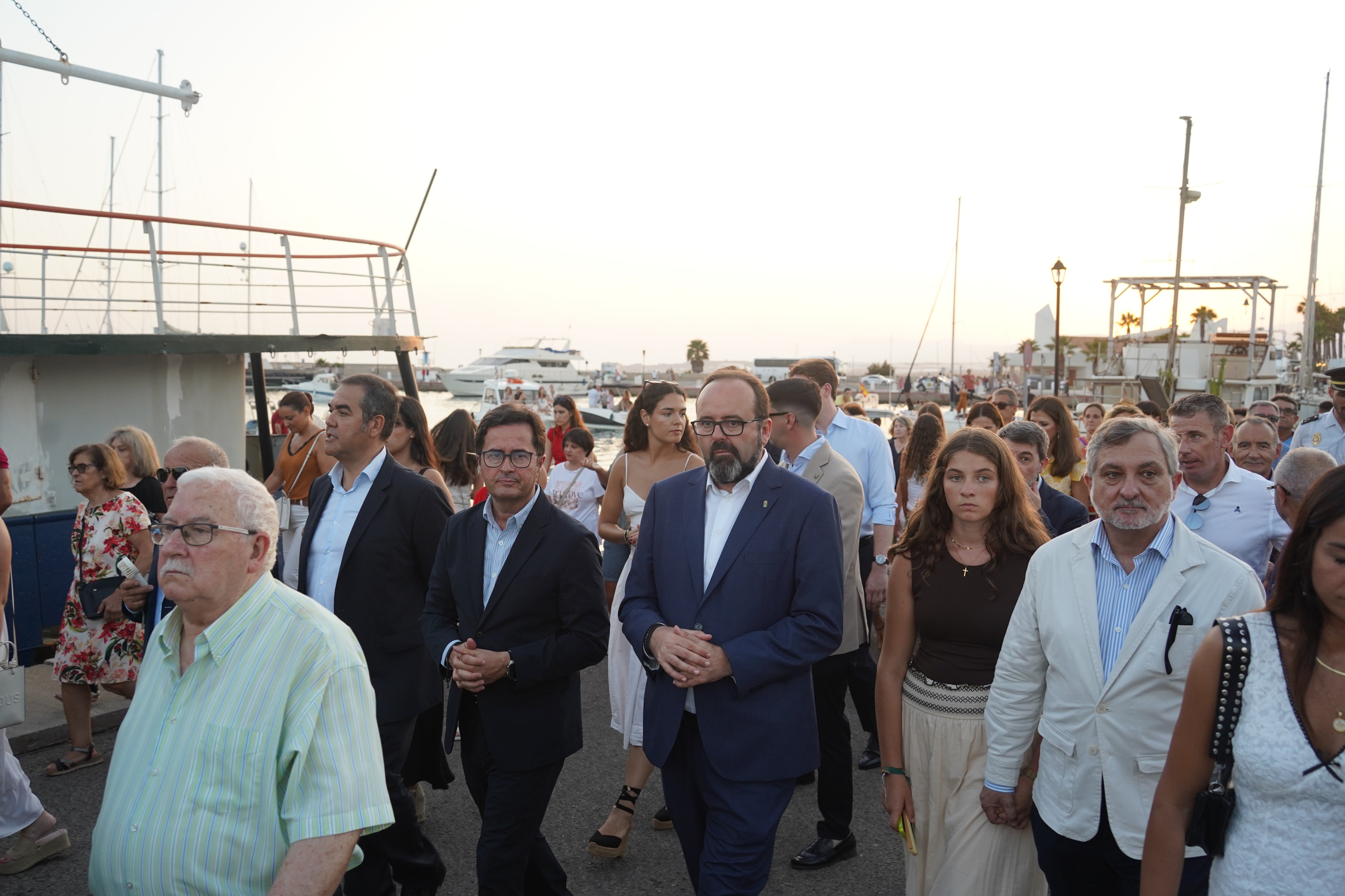 Almerimar rinde honores a su patrona la Virgen del Carmen