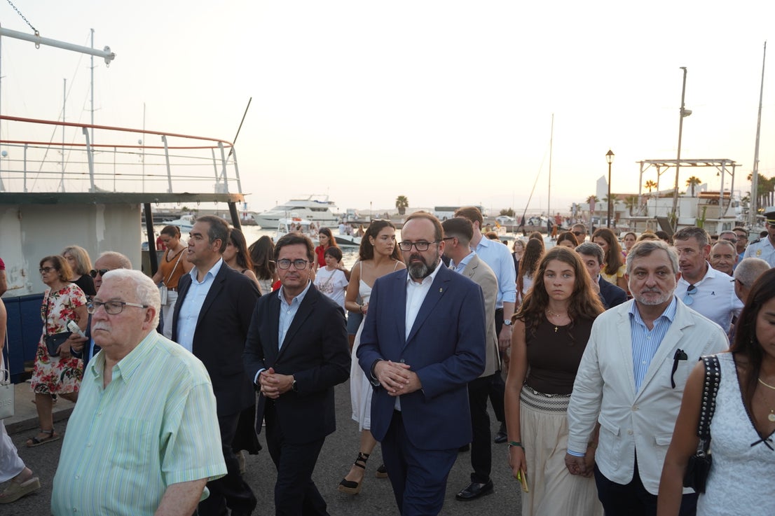 Almerimar rinde honores a su patrona la Virgen del Carmen