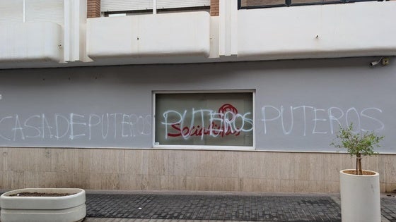 La sede del PSOE en El Ejido amanece con pintadas en el quinto ataque en dos años