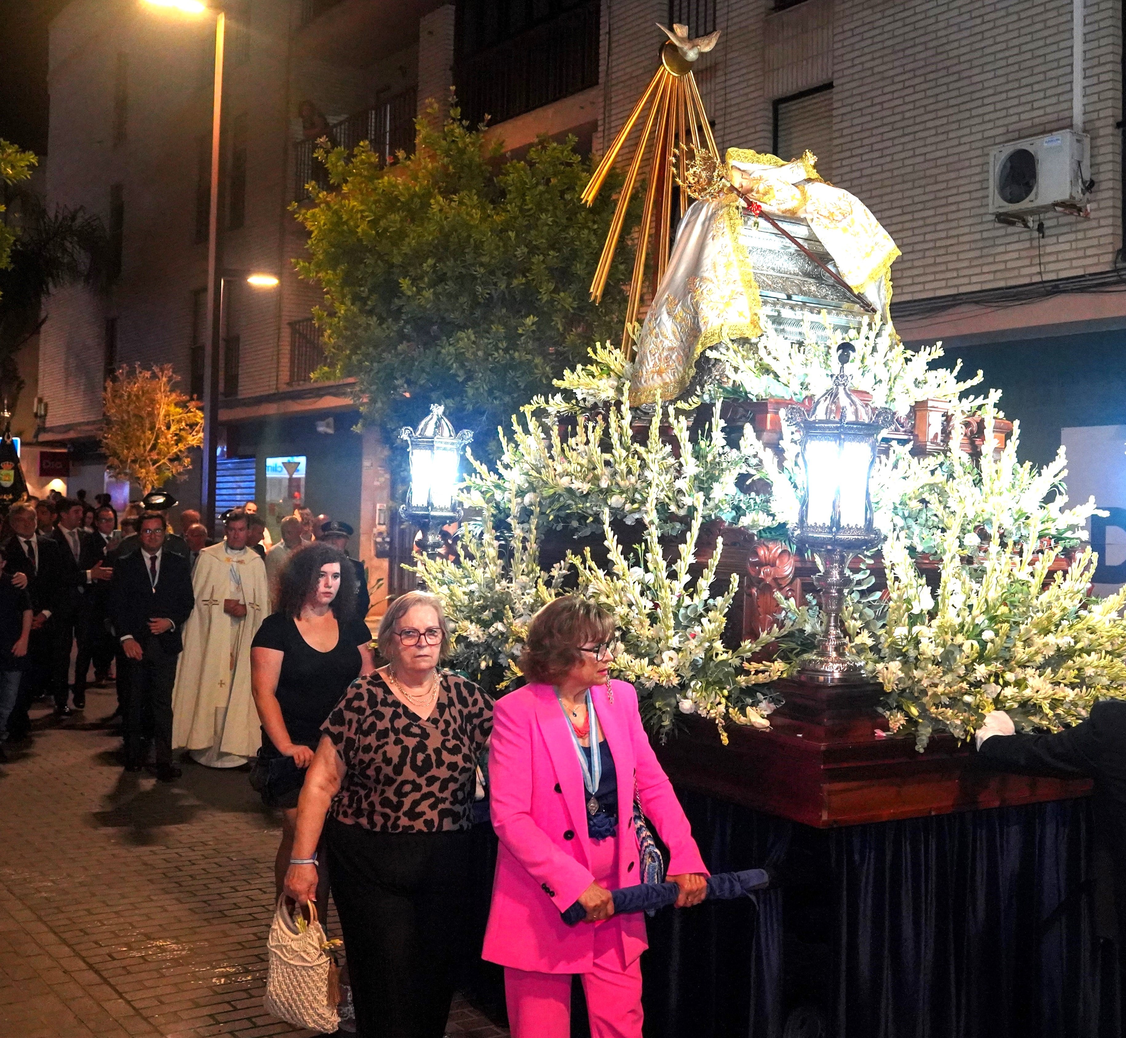 La Divina Infantita recorre las calles ejidenses en su día grande, en imágenes