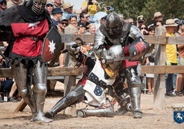 Una escena de lucha medieval.