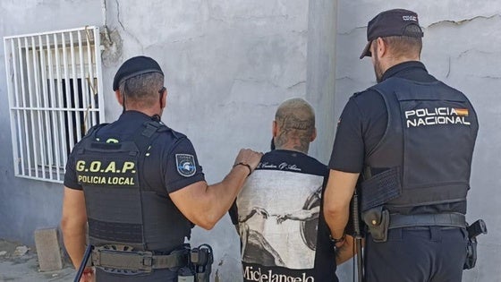 Cuatro detenidos en El Ejido al desmantelar tres plantaciones de marihuana y una nave con cocaína y armas
