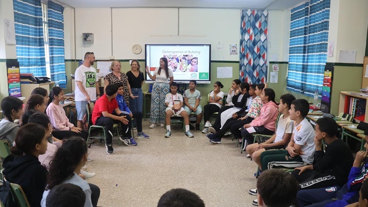 800 escolares aprenden a identificar y ayudar en casos de 'bullying'