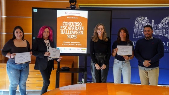 Ke Coquetos, Abra Visión y Floristería Alalba ganan el I Concurso de Escaparates Halloween