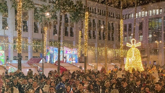 El Ejido «abraza» ya la Navidad con un encendido de iluminación 'mágico'