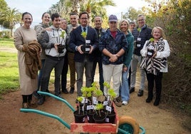 DUE va a retirar plantas del vivero del taller ocupacional de ASPRODESA, que cultivan durante todo el año para adornar el municipio.