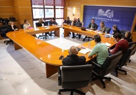 El alcalde ha destacado la mejora paulatina que se ha llevado a cabo en la prestación de estos servicios en el municipio.