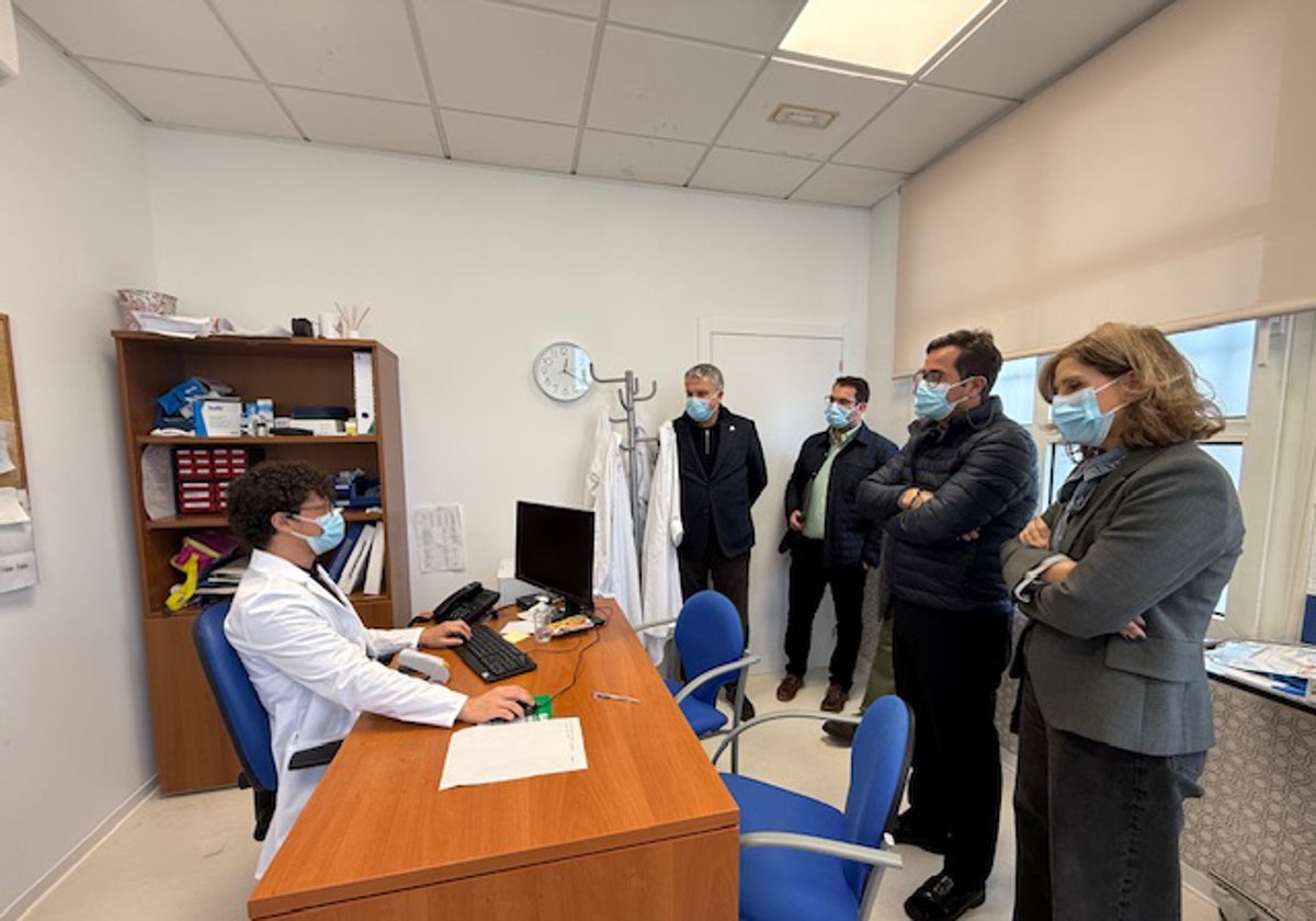 Francisco Góngora subraya «el compromiso de la Junta con el refuerzo de la sanidad pública en El Ejido».