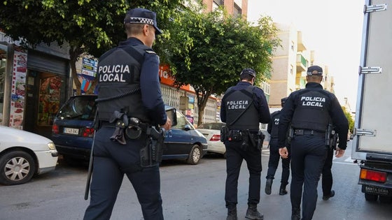 Detenido en El Ejido  tras atropellar a un niño de dos años y estrellarse contra un local en su huida