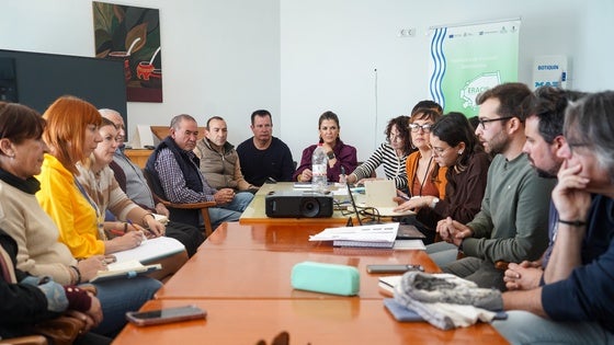 Una mesa de trabajo en Tarambana para evaluar la exclusión y emergencia vecinal