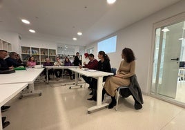 La edil, Delia Mira, presidió la constitución de este órgano.