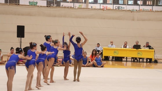 458 alumnos de las Escuelas Municipales Deportivas realizan coreografías en una exhibición