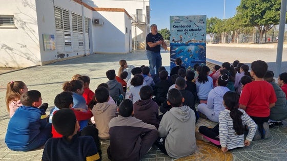 Talleres de tiburones y tortugas marinas para celebrar el Día Internacional del Libro Infantil y Juvenil