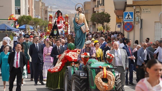 San Marcos guia a El Ejido en una mañana colorida y llena de pasión