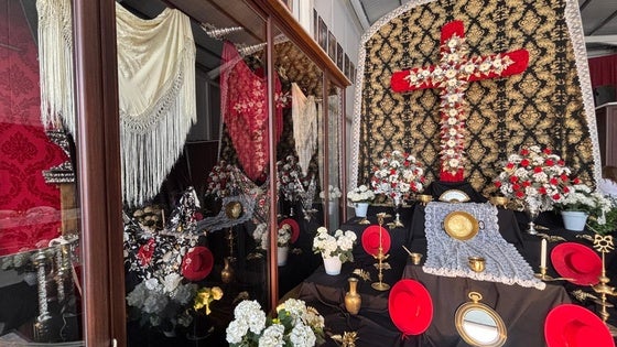 La Cofradía del Santísimo Cristo de la Paz gana el concurso de cruces de mayo de 2026