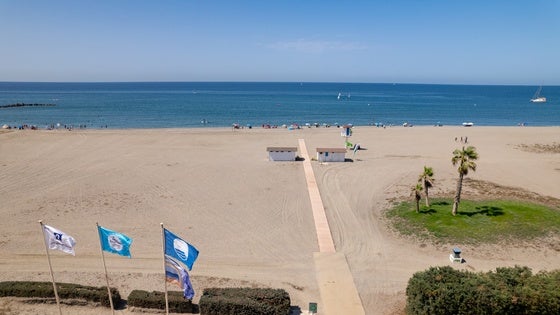 El Ejido renueva sus cuatro banderas azules para Balerma, Levante, Poniente  y San Miguel