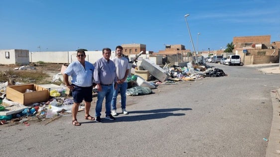 Piden a Góngora una solución para las familias del Pozo de la Tía Manolica y el Barrio Cortés