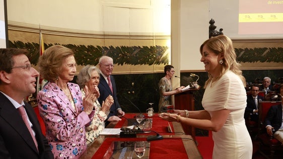 El Hospital de Poniente recibe un Premio por la Humanización de Hemodiálisis