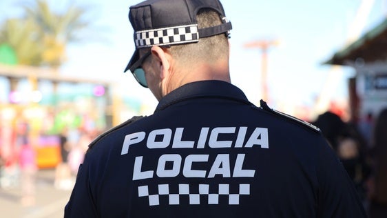 Detenido en El Ejido un hombre que debía estar en prisión tras quedar atrapado en un coche