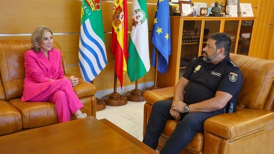 Julia Ibáñez valora el gran trabajo de los Policías Nacionales en El Ejido