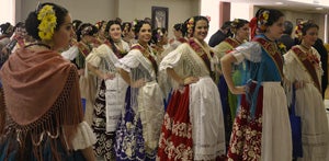 Las 26 candidatas a Reina de la Huerta de Murcia miden sus logros en El Ejido