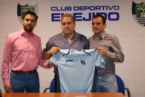 Vicente Puertas: “Hoy ha sido una inocentada, pero si la afición no cambia podría ser cierto”
