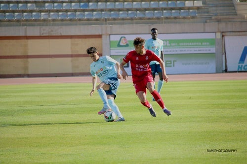 El CD El Ejido consolida su tercer puesto frente al Rincón con fútbol y muchas ocasiones