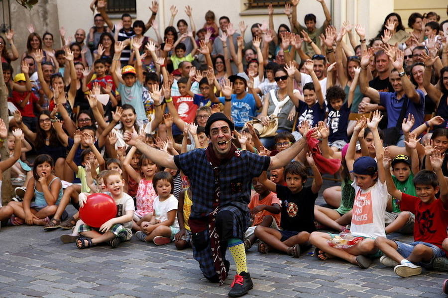 Piky Potus presentará ‘El sombrero desequilibrado’ en el parque de Las Norias y en la Plaza Mayor de El Ejido. 