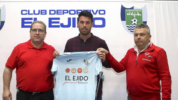 Puertas: “La afición y el equipo merecen que sigamos luchando por el ascenso a Segunda B”