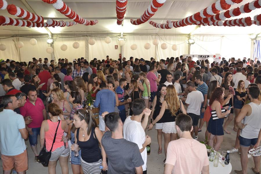 Miles de ejidenses disfrutaron del ambiente de las fiestas, especialmente de la Feria del Mediodía, desde la nueva ubicación de las casetas instaladas en el recinto. 