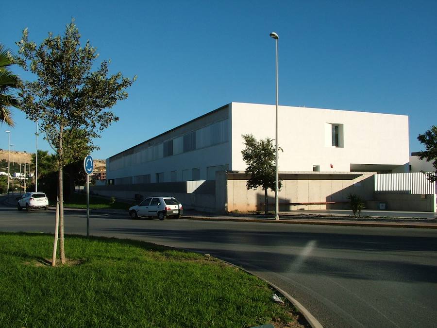 Padres interponen un recurso contra Educación por expulsar a sus hijas del CEIP Almerimar