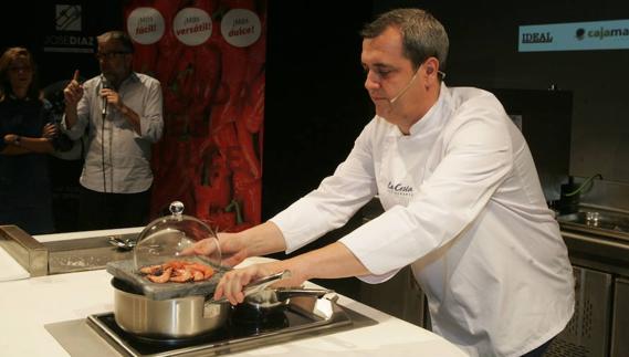 José Álvarez (La Costa, *Michelin), en el escenario de ‘Almería Gourmet’. 