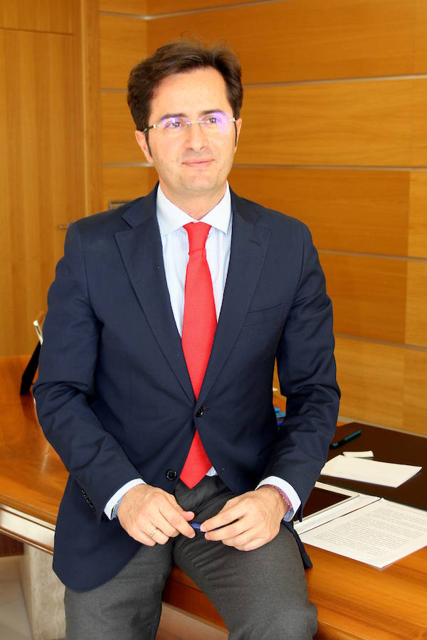 El alcalde destaca que 2016 deja en las arcas ejidenses un remanente de tesorería positivo