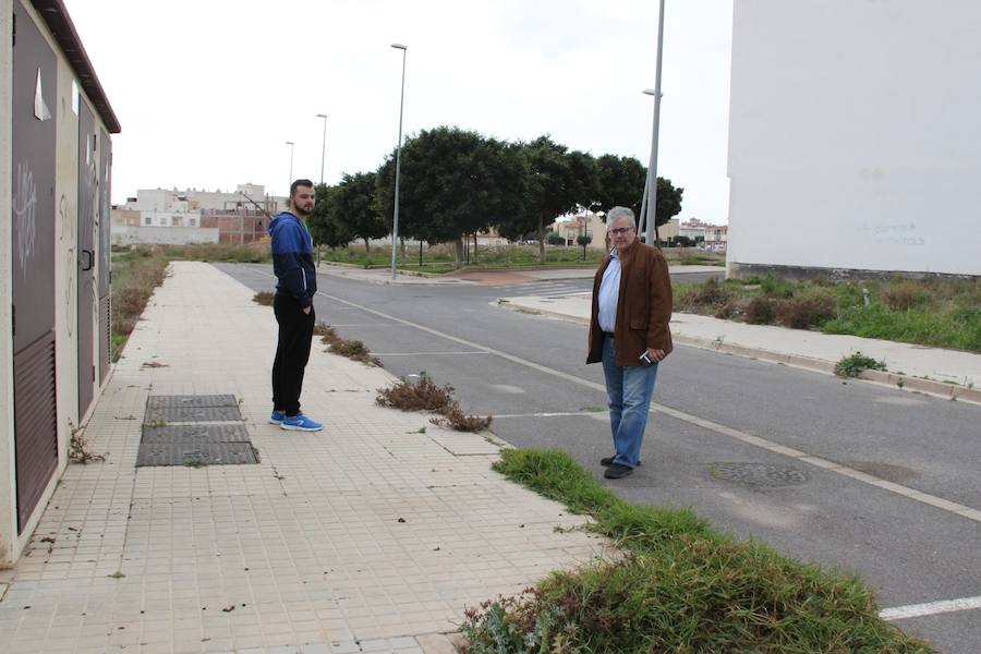 El concejal y portavoz del PSOE en el Ayuntamiento, Tomás Elorrieta, en la calle Ronda del Oeste. 