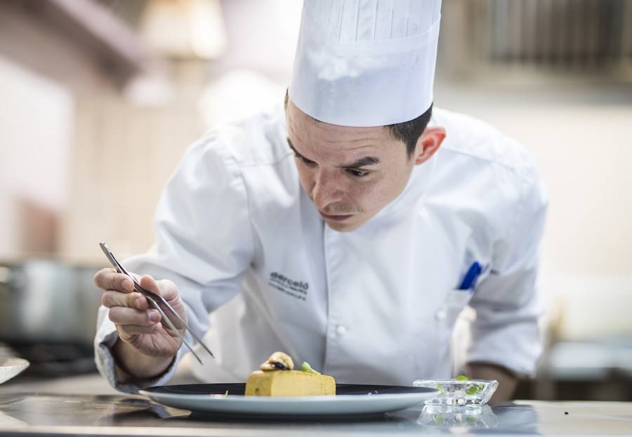 Un nuevo restaurante que abre sus puertas anexo al hotel Barceló Granada Congress y que invita a una botella de Barbadillo a los comensales, estas semanas